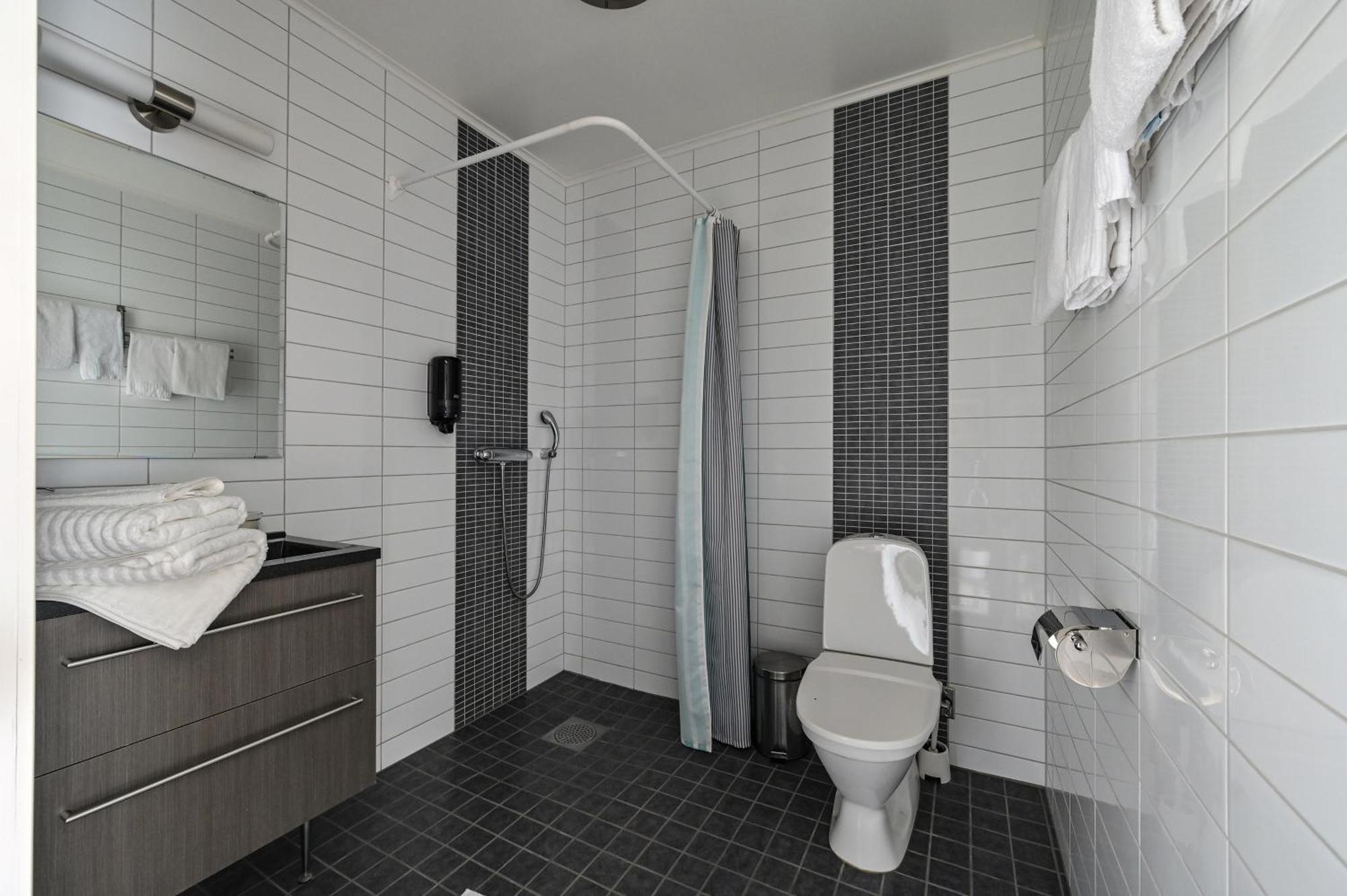 Ettsmart Hotell Sollentuna Bagian luar foto