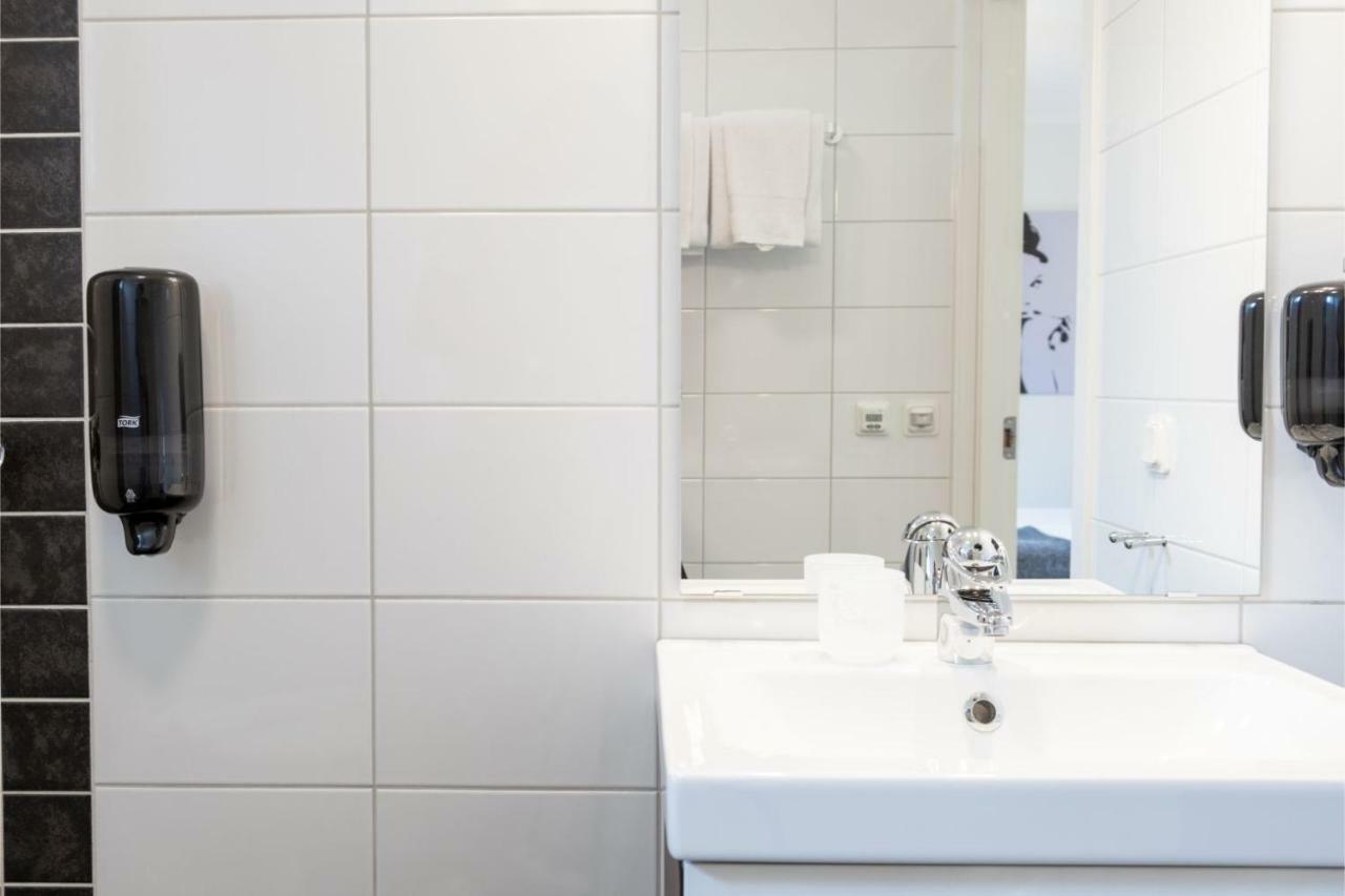 Ettsmart Hotell Sollentuna Bagian luar foto